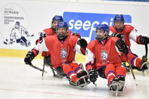 Neporazitelní vyrážejí do kina se vzkazem, že není dobré se...