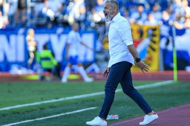 Legia postoupila zaslouženě, řekl Hapal a rozladily ho otázky na výběr exekutora penalty
