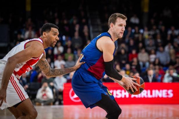 Veselý dělal, co mohl, ale Barcelona přesto v Istanbulu těsn...