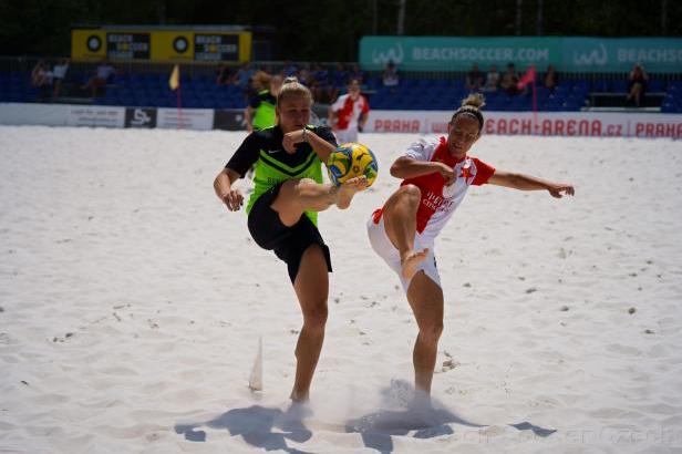 Final Four v plážovém fotbalu vyhráli hráči Teplic, mezi ženami obhájily titul Bohemians