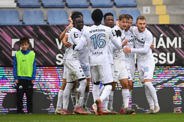 Karviná hrála od 13. minuty v deseti a od Liberce schytala debakl