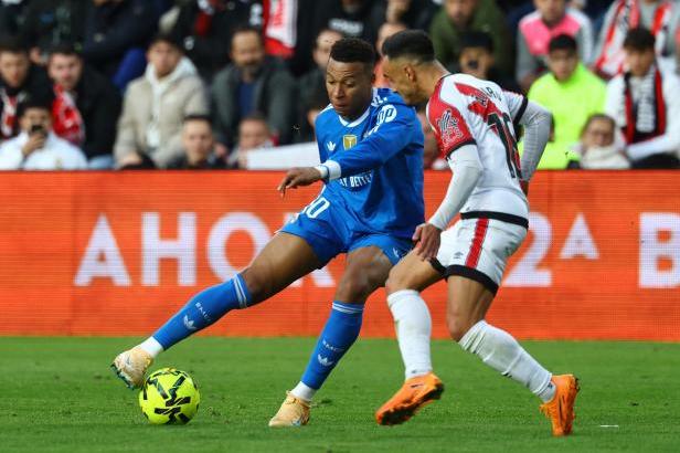 Real Madrid hrál s Vallecanem bez branek. Druhá Barcelona se k němu přiblížila na tři body