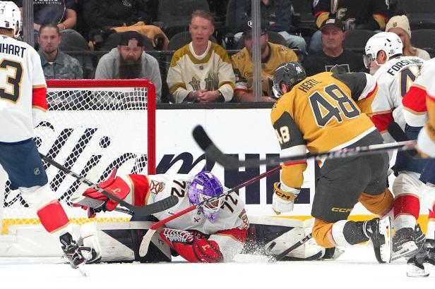 Hertl přidal šestý gól v sezoně, na body to ale Vegas nestačilo. Rangers slaví první domácí výhru