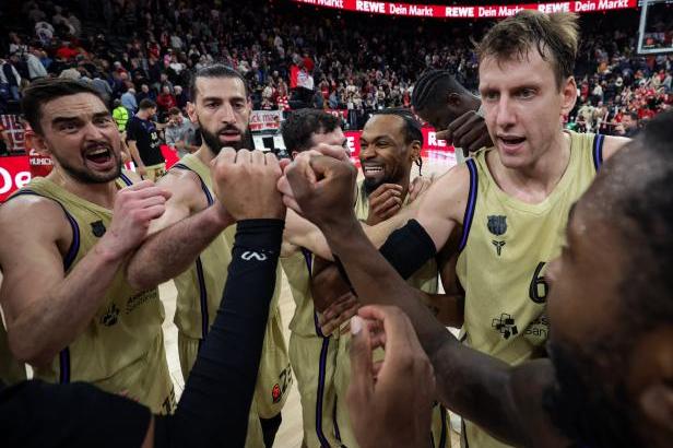 Satoranský s Veselým pomohli k vítěznému debutu Orellany, Barcelona udolala Bayern