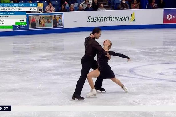 Po krátkém programu vedou Haseová a Volodin