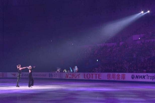 Exhibiční jízda sourozenců Taschlerových na NHK Trophy