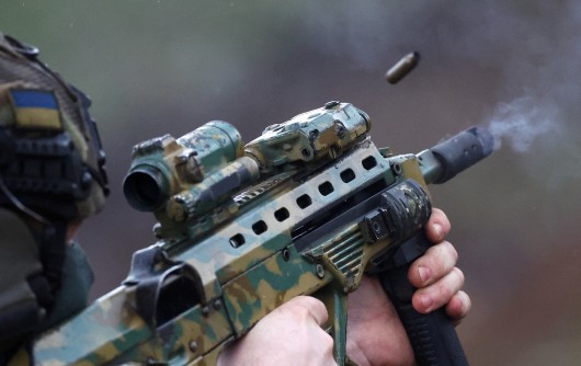Ukrajinské speciální jednotky připravují zbraně v okolí Bachmutu,  Autor: Kai Pfaffenbach,  Zdroj: Reuters